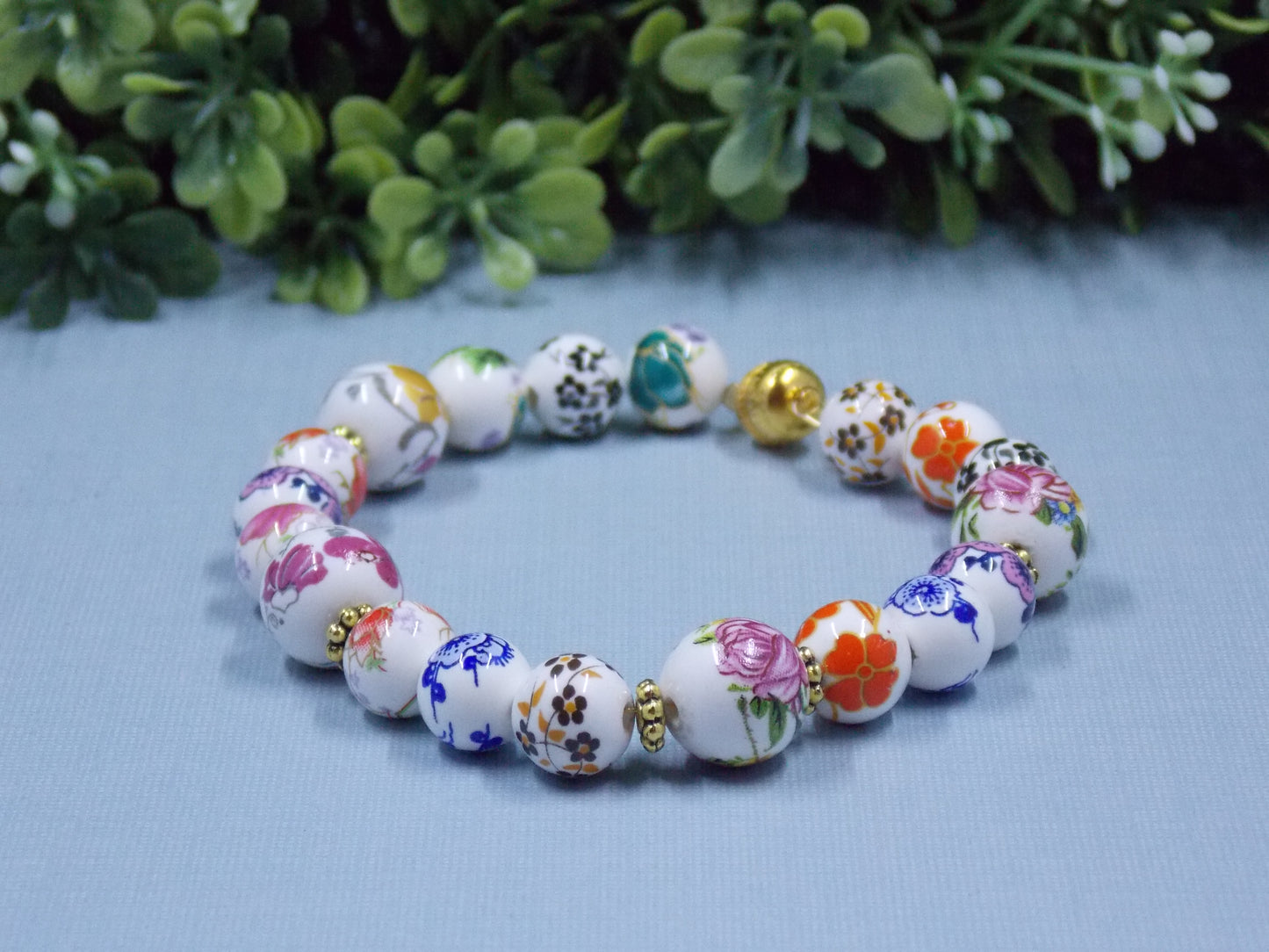 Floral Bead Bracelet with Magnetic Clasp