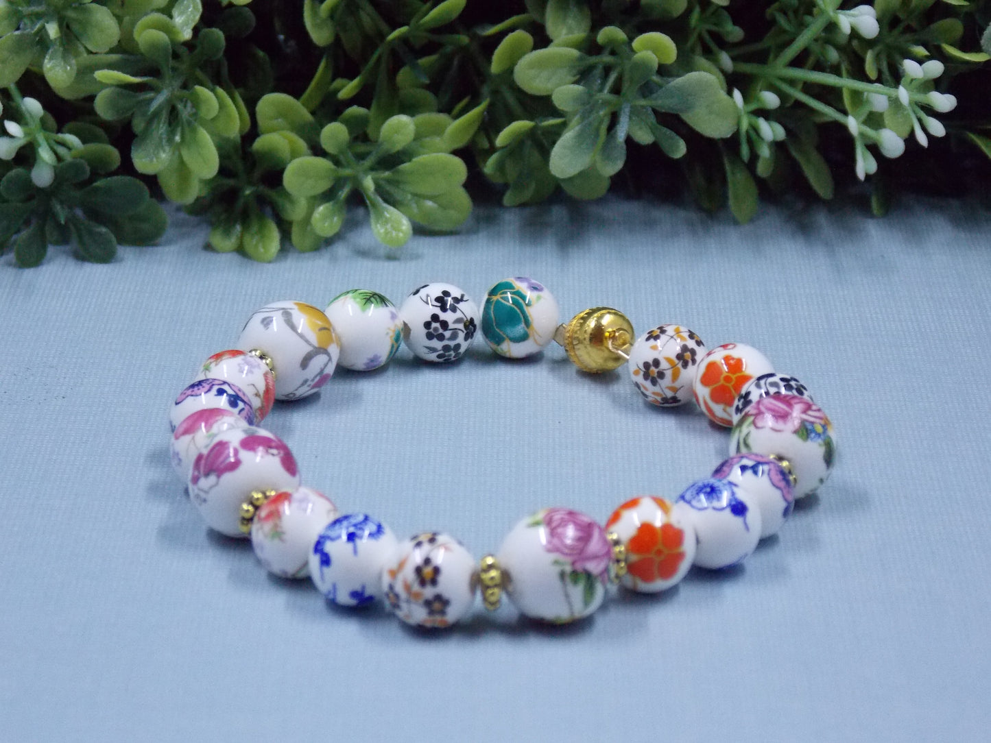 Floral Bead Bracelet with Magnetic Clasp